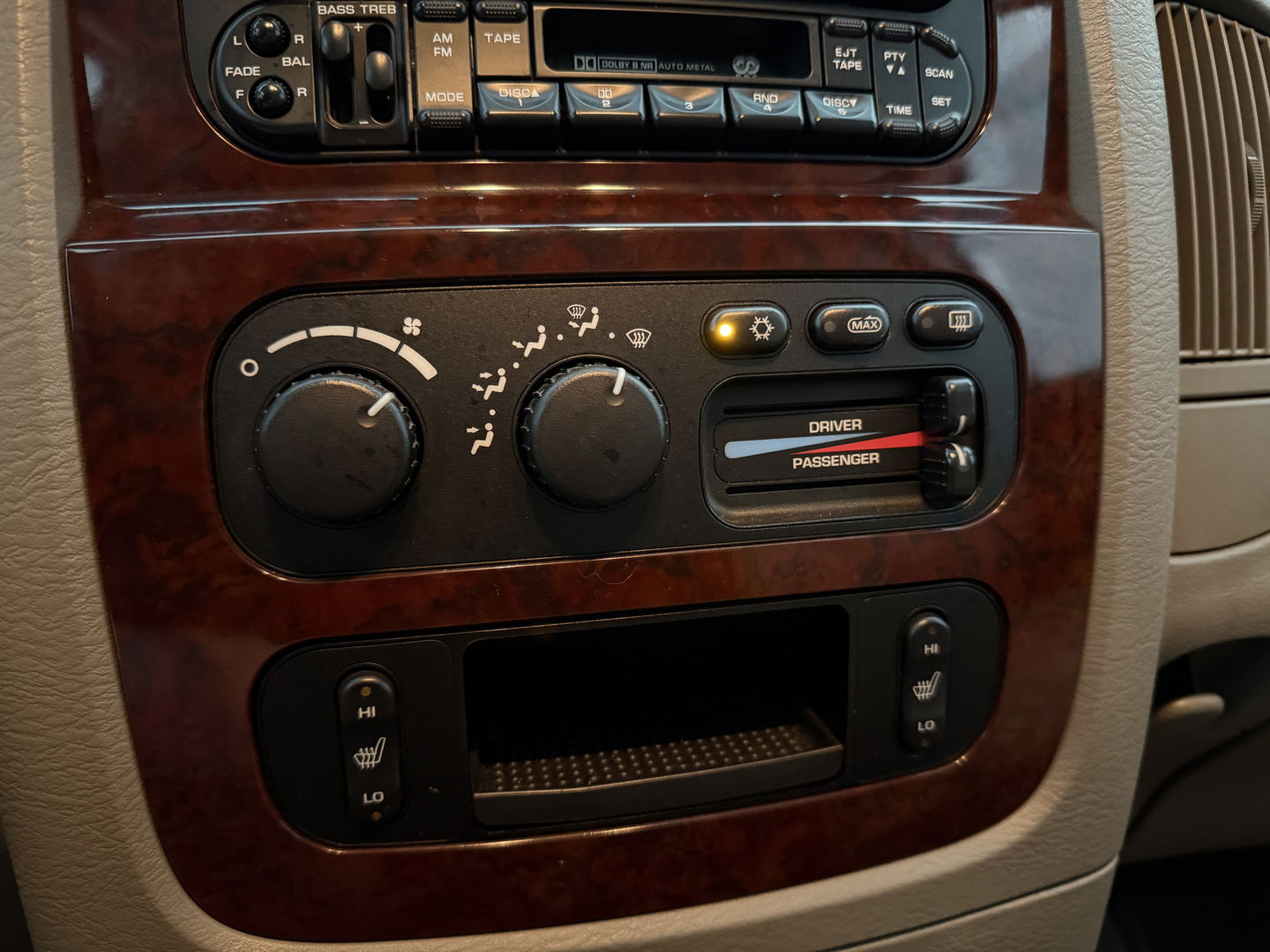 Dodge Ram 1500 5.9L V8 Magnum | LPG | 340PK | Infinity Audio | Cruise | Trekh. | Sidebars | Stoelverw. | APK tot 29-11-2026