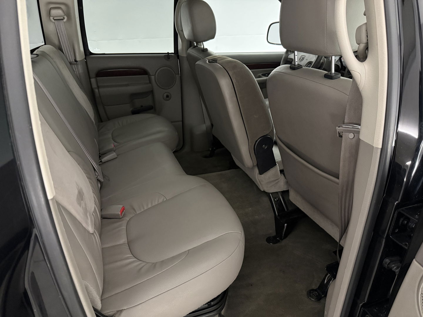 Dodge Ram 1500 5.9L V8 Magnum | LPG | 340PK | Infinity Audio | Cruise | Trekh. | Sidebars | Stoelverw. | APK tot 29-11-2026