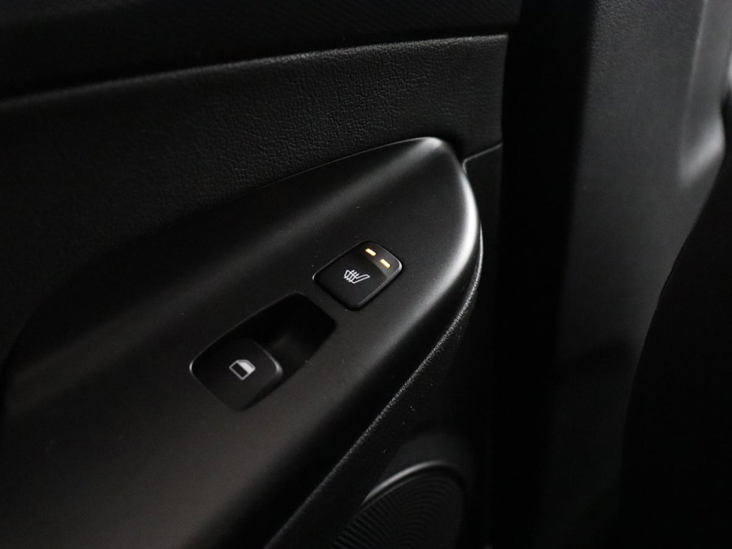 Hyundai KONA 1.6 GDI HEV Premium | Leder | Stoelventilatie | Adaptive cruise | Head-Up | Carplay | Camera | Achterbankverwarming | Navigatie | Keyless | Climate control