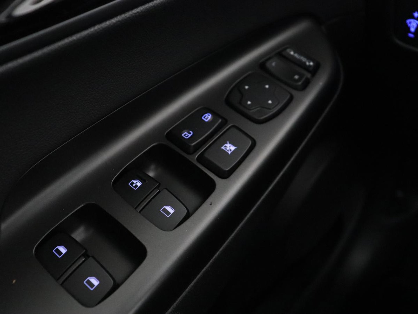 Hyundai KONA 1.6 GDI HEV Premium | Leder | Stoelventilatie | Adaptive cruise | Head-Up | Carplay | Camera | Achterbankverwarming | Navigatie | Keyless | Climate control