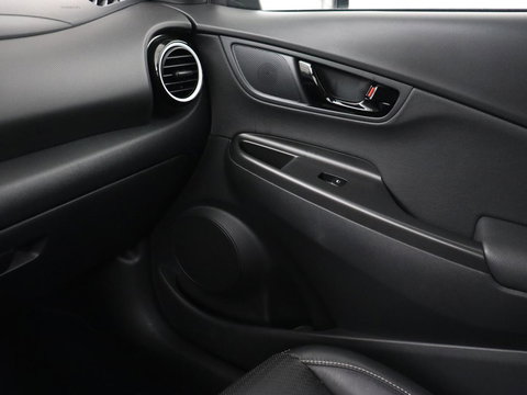 Hyundai KONA 1.6 GDI HEV Premium | Leder | Stoelventilatie | Adaptive cruise | Head-Up | Carplay | Camera | Achterbankverwarming | Navigatie | Keyless | Climate control