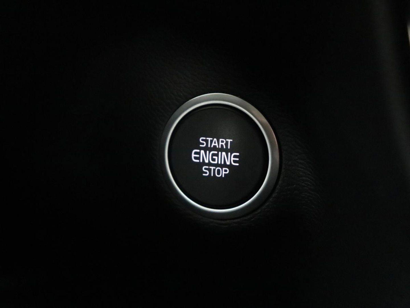 Volvo XC40 1.5 T2 Business Pro | Trekhaak | Camera | Carplay | Adaptive cruise | Keyless | Full LED | Navigatie | Parkeerhulp | Digital Cockpit | Climate control | Bluetooth