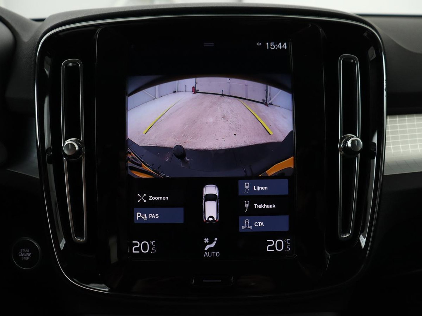 Volvo XC40 1.5 T2 Business Pro | Trekhaak | Camera | Carplay | Adaptive cruise | Keyless | Full LED | Navigatie | Parkeerhulp | Digital Cockpit | Climate control | Bluetooth