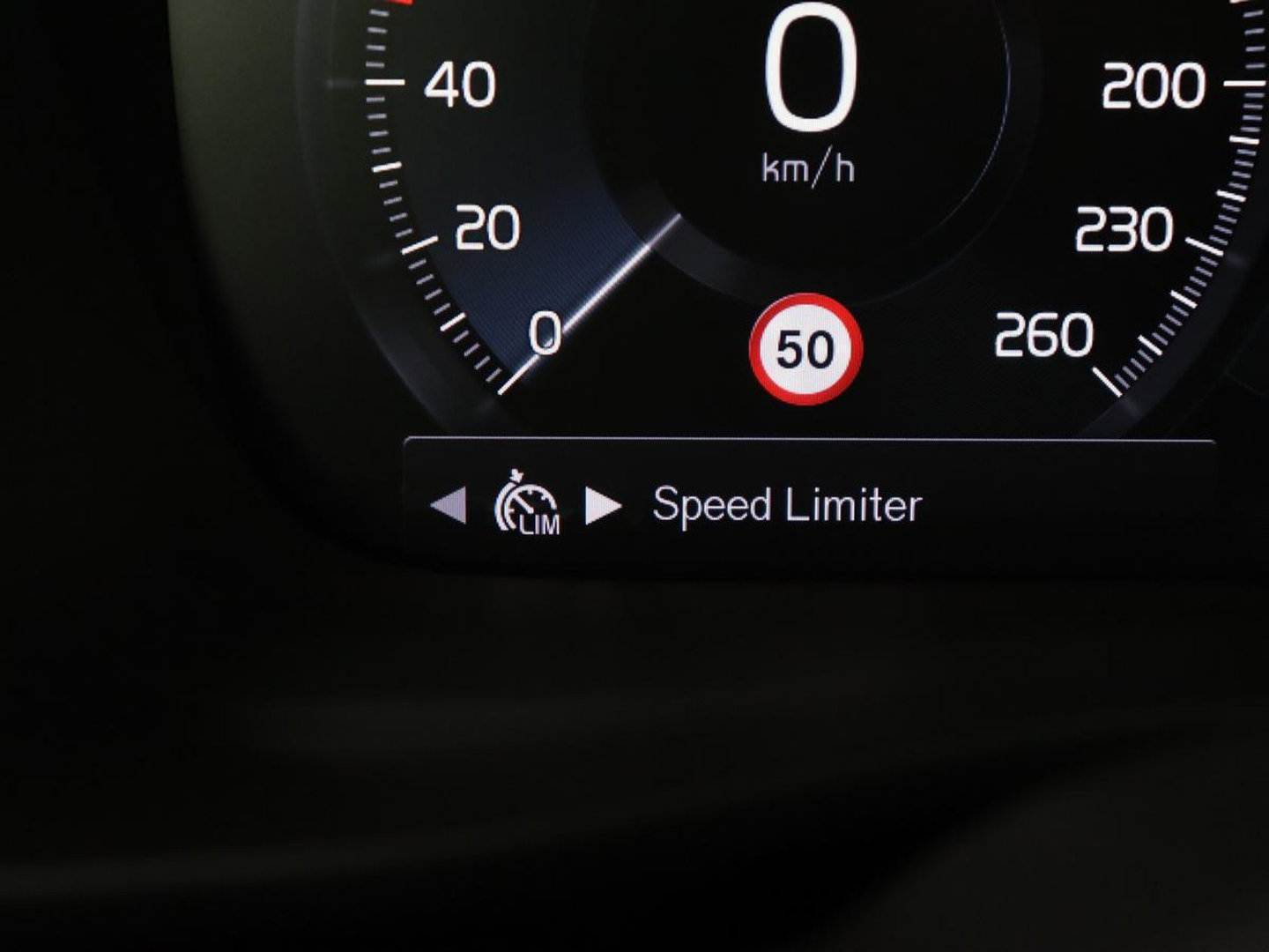 Volvo XC40 1.5 T2 Business Pro | Trekhaak | Camera | Carplay | Adaptive cruise | Keyless | Full LED | Navigatie | Parkeerhulp | Digital Cockpit | Climate control | Bluetooth