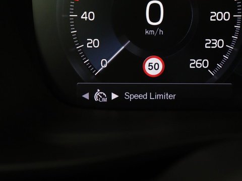 Volvo XC40 1.5 T2 Business Pro | Trekhaak | Camera | Carplay | Adaptive cruise | Keyless | Full LED | Navigatie | Parkeerhulp | Digital Cockpit | Climate control | Bluetooth