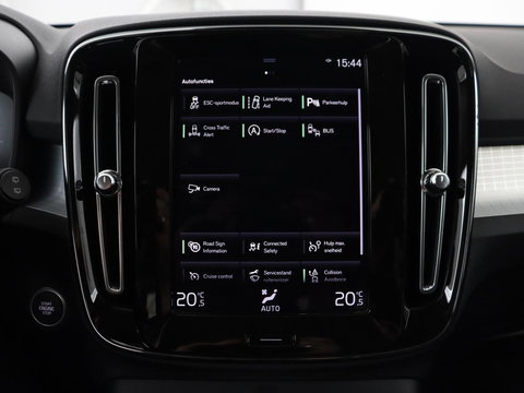 Volvo XC40 1.5 T2 Business Pro | Trekhaak | Camera | Carplay | Adaptive cruise | Keyless | Full LED | Navigatie | Parkeerhulp | Digital Cockpit | Climate control | Bluetooth