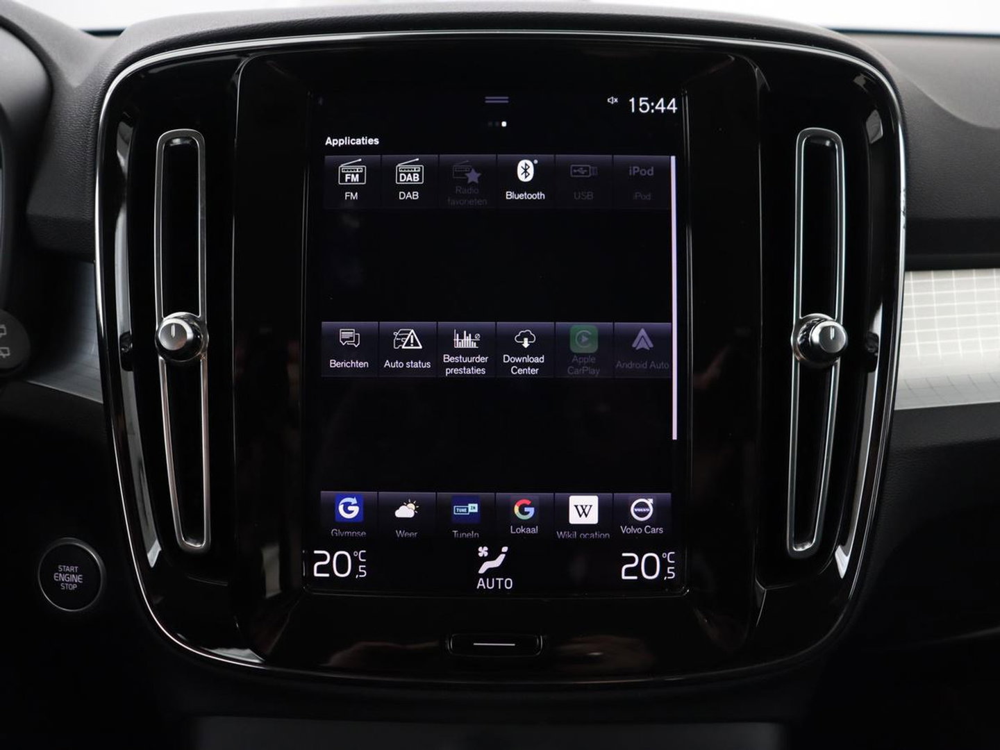 Volvo XC40 1.5 T2 Business Pro | Trekhaak | Camera | Carplay | Adaptive cruise | Keyless | Full LED | Navigatie | Parkeerhulp | Digital Cockpit | Climate control | Bluetooth