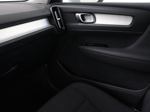 Volvo XC40 1.5 T2 Business Pro | Trekhaak | Camera | Carplay | Adaptive cruise | Keyless | Full LED | Navigatie | Parkeerhulp | Digital Cockpit | Climate control | Bluetooth