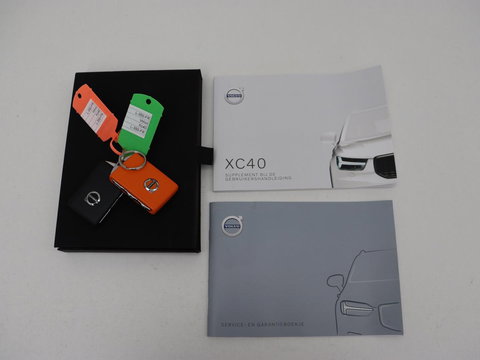 Volvo XC40 1.5 T2 Business Pro | Trekhaak | Camera | Carplay | Adaptive cruise | Keyless | Full LED | Navigatie | Parkeerhulp | Digital Cockpit | Climate control | Bluetooth