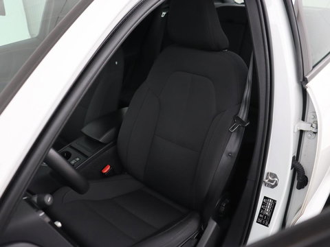 Volvo XC40 1.5 T2 Business Pro | Trekhaak | Camera | Carplay | Adaptive cruise | Keyless | Full LED | Navigatie | Parkeerhulp | Digital Cockpit | Climate control | Bluetooth