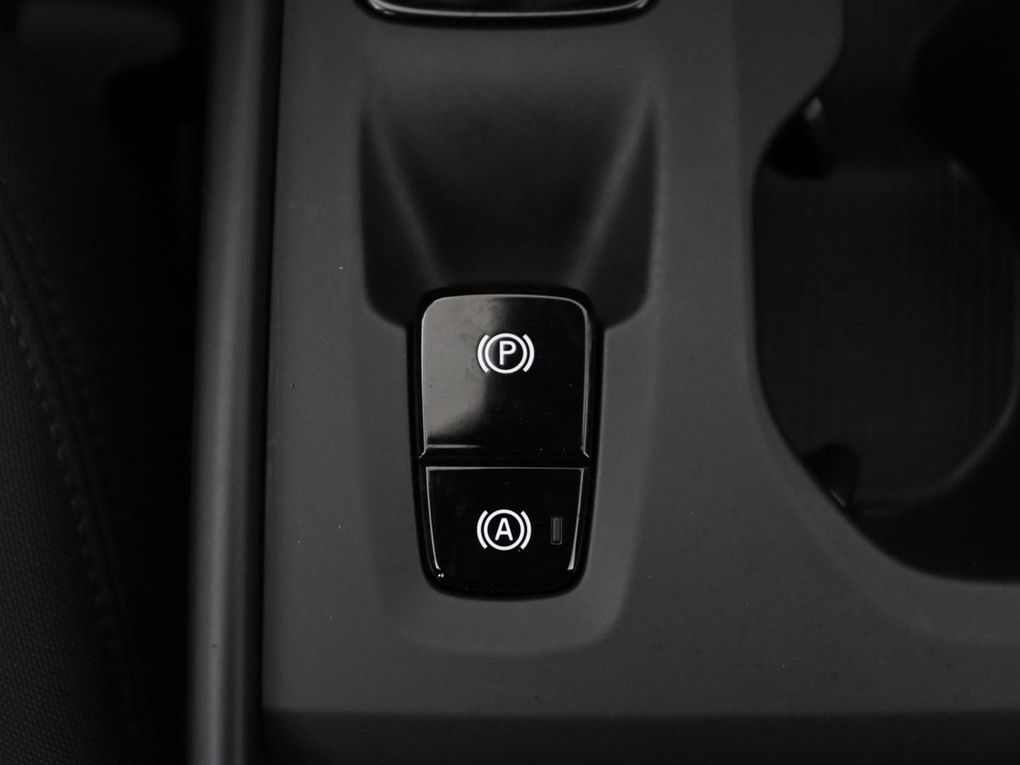 Volvo XC40 1.5 T2 Business Pro | Trekhaak | Camera | Carplay | Adaptive cruise | Keyless | Full LED | Navigatie | Parkeerhulp | Digital Cockpit | Climate control | Bluetooth