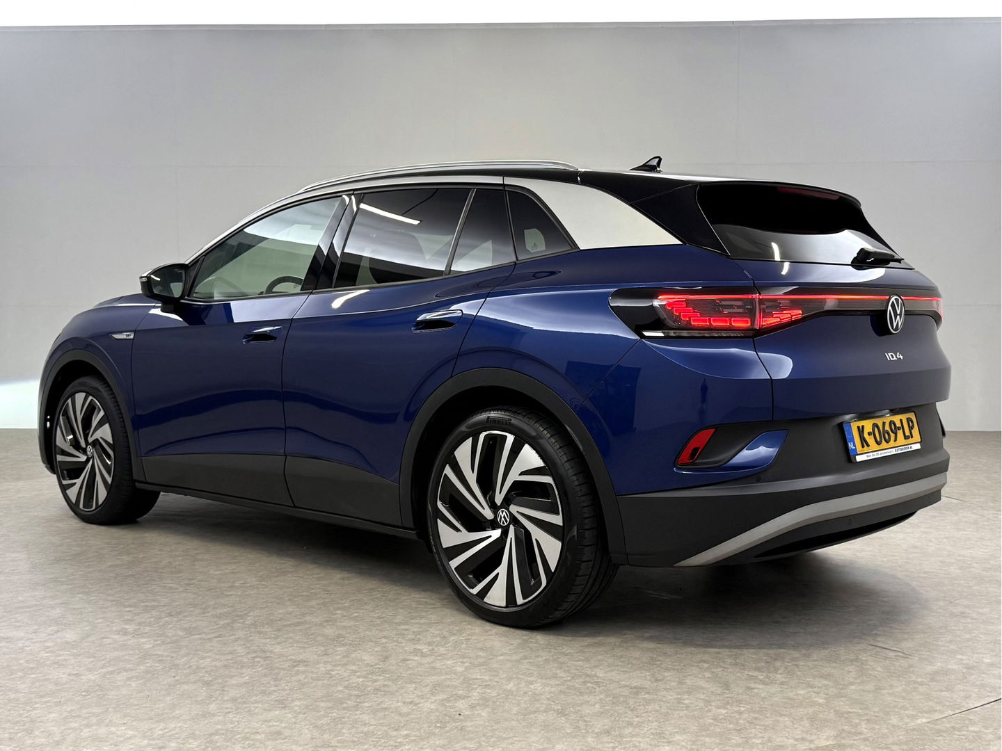 Volkswagen ID.4 First Max 77 kWh | SOH 88% | Snelladen | Pano | HuD | Virtual | IQ Lights | 360° | Memory | Sfeer | Stoel/Stuur verw. | Adap. Cruise | Carplay | NAP