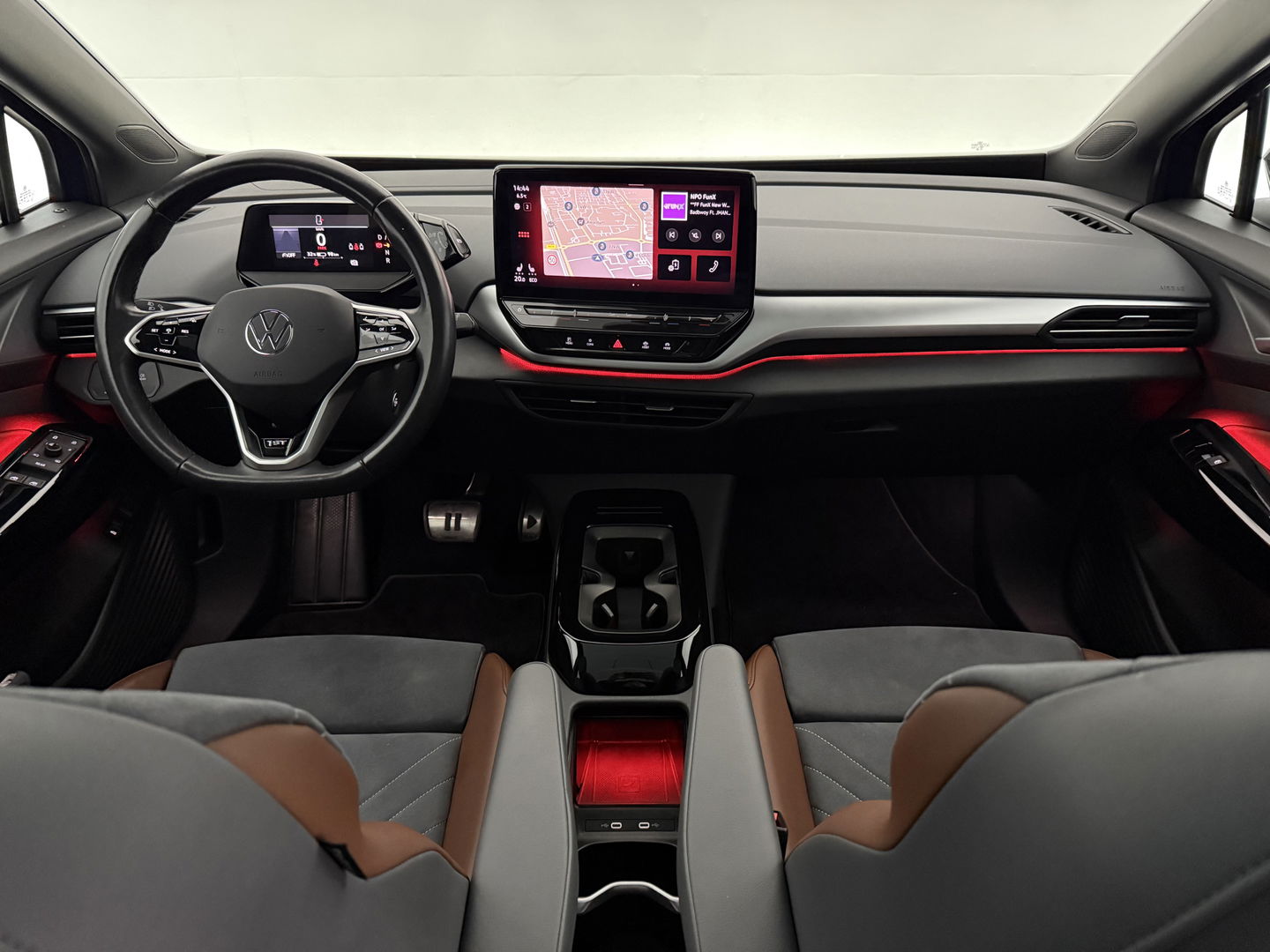 Volkswagen ID.4 First Max 77 kWh | SOH 88% | Snelladen | Pano | HuD | Virtual | IQ Lights | 360° | Memory | Sfeer | Stoel/Stuur verw. | Adap. Cruise | Carplay | NAP