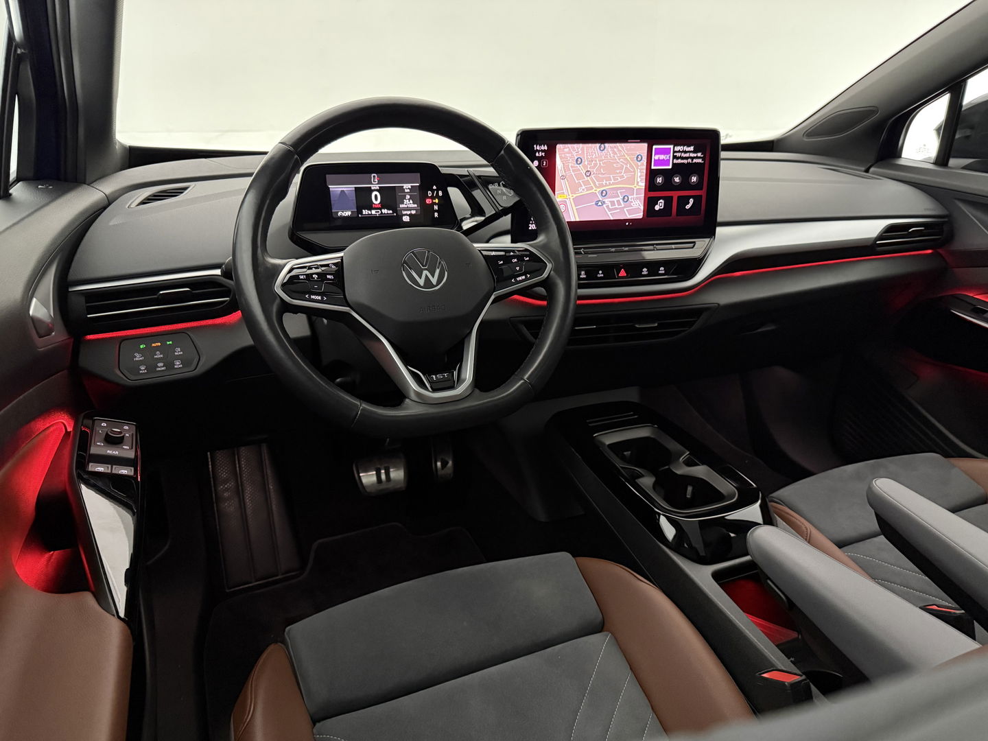Volkswagen ID.4 First Max 77 kWh | SOH 88% | Snelladen | Pano | HuD | Virtual | IQ Lights | 360° | Memory | Sfeer | Stoel/Stuur verw. | Adap. Cruise | Carplay | NAP