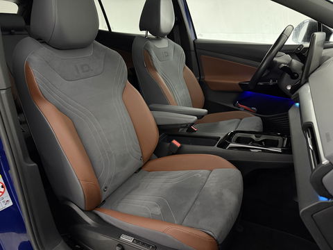 Volkswagen ID.4 First Max 77 kWh | SOH 88% | Snelladen | Pano | HuD | Virtual | IQ Lights | 360° | Memory | Sfeer | Stoel/Stuur verw. | Adap. Cruise | Carplay | NAP