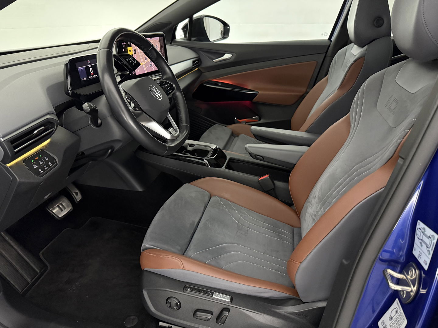 Volkswagen ID.4 First Max 77 kWh | SOH 88% | Snelladen | Pano | HuD | Virtual | IQ Lights | 360° | Memory | Sfeer | Stoel/Stuur verw. | Adap. Cruise | Carplay | NAP