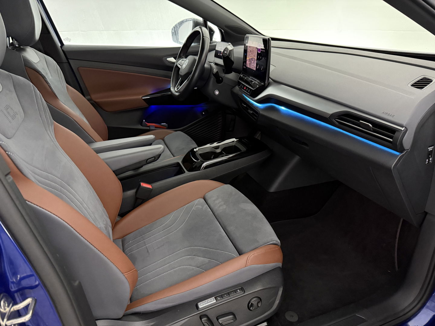 Volkswagen ID.4 First Max 77 kWh | SOH 88% | Snelladen | Pano | HuD | Virtual | IQ Lights | 360° | Memory | Sfeer | Stoel/Stuur verw. | Adap. Cruise | Carplay | NAP