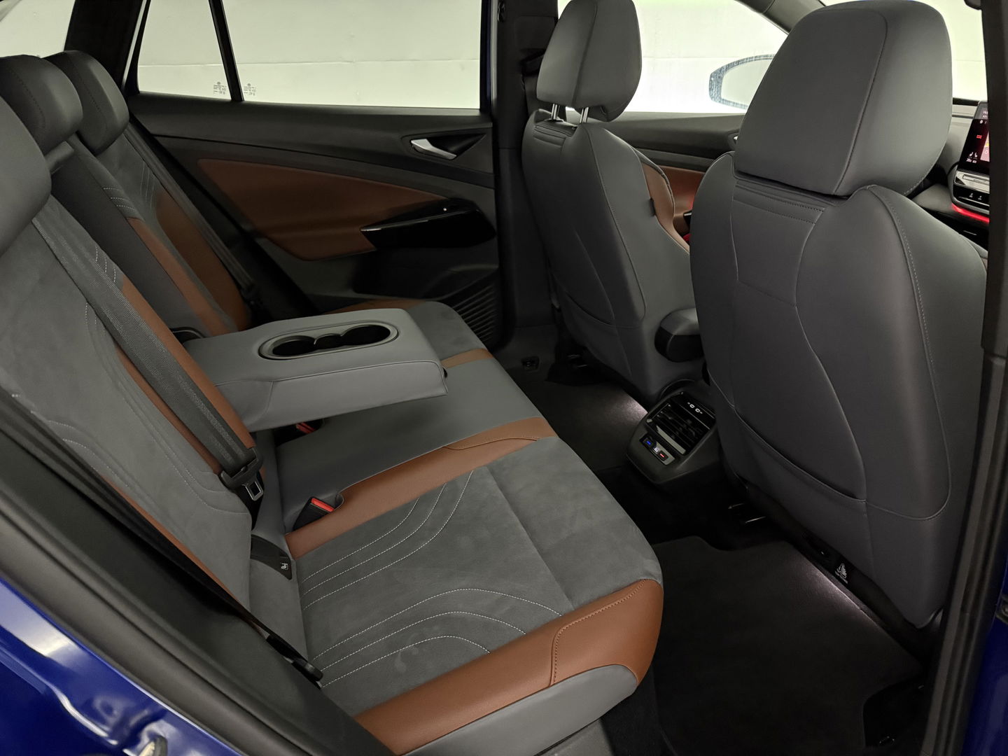 Volkswagen ID.4 First Max 77 kWh | SOH 88% | Snelladen | Pano | HuD | Virtual | IQ Lights | 360° | Memory | Sfeer | Stoel/Stuur verw. | Adap. Cruise | Carplay | NAP