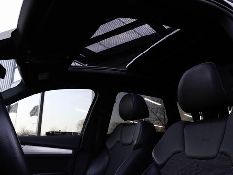 Audi Q5 55 TFSI e quattro Competition Panodak | Luchtvering | Trekhaak | Adaptive Cruise