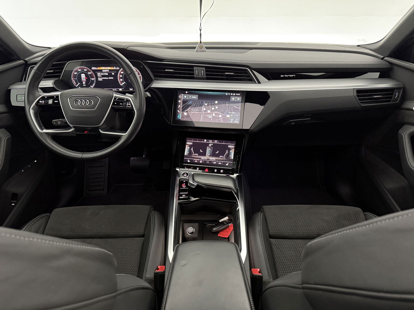 Audi e-tron Sportback 50 Quattro S-Line 71 kWh | SOH 92% | Snelladen | Pano | Memory | Virtual | Camera | Adap. Cruise | Trekh. | Stoelverw. | NAP