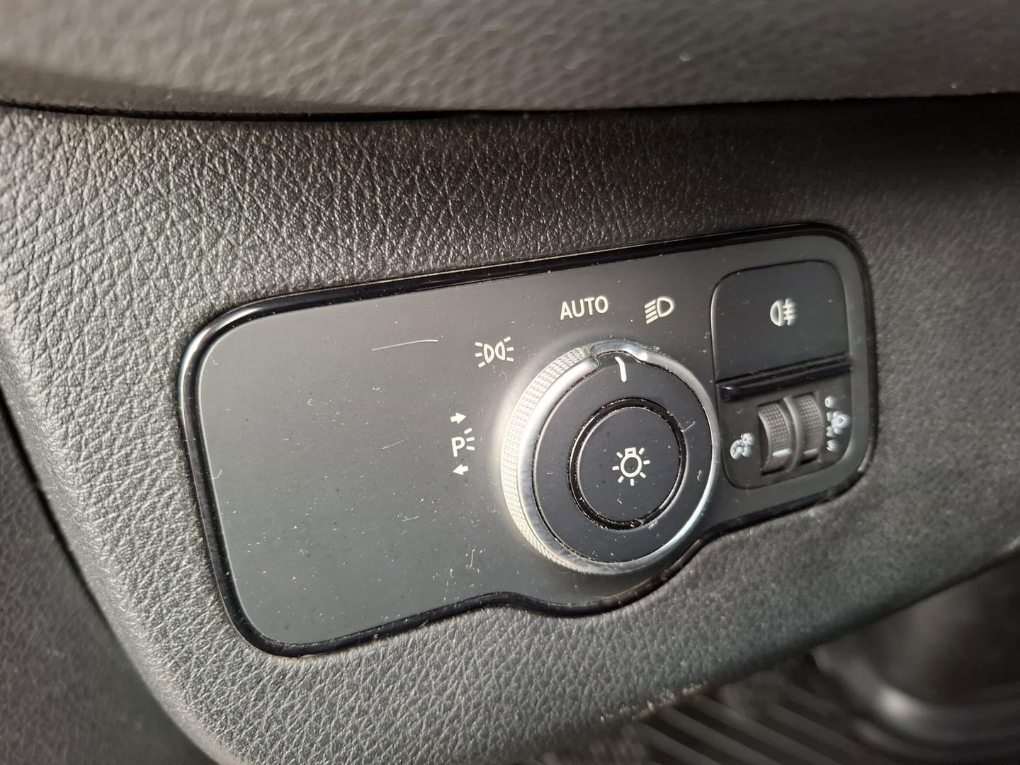 Mercedes-Benz Sprinter 311 CDI GB L2 FWD Functional 3.5T / AIRCO / CAMERA / 3 ZITS / DEALER ONDERHOUDEN / NAVI