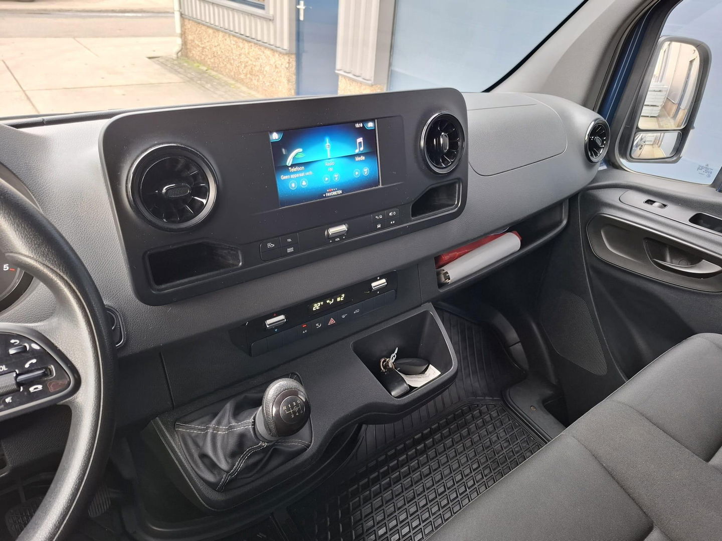 Mercedes-Benz Sprinter 311 CDI GB L2 FWD Functional 3.5T / AIRCO / CAMERA / 3 ZITS / DEALER ONDERHOUDEN / NAVI