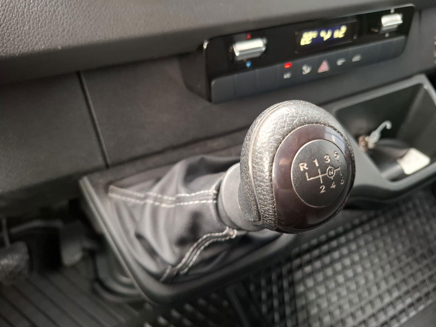 Mercedes-Benz Sprinter 311 CDI GB L2 FWD Functional 3.5T / AIRCO / CAMERA / 3 ZITS / DEALER ONDERHOUDEN / NAVI