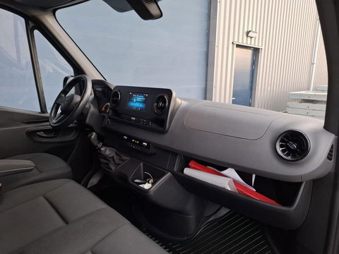 Mercedes-Benz Sprinter 311 CDI GB L2 FWD Functional 3.5T / AIRCO / CAMERA / 3 ZITS / DEALER ONDERHOUDEN / NAVI