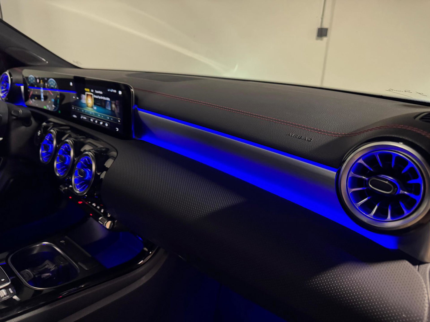 Mercedes-Benz CLA-Klasse 250 e AMG PANO SFEER CAM'