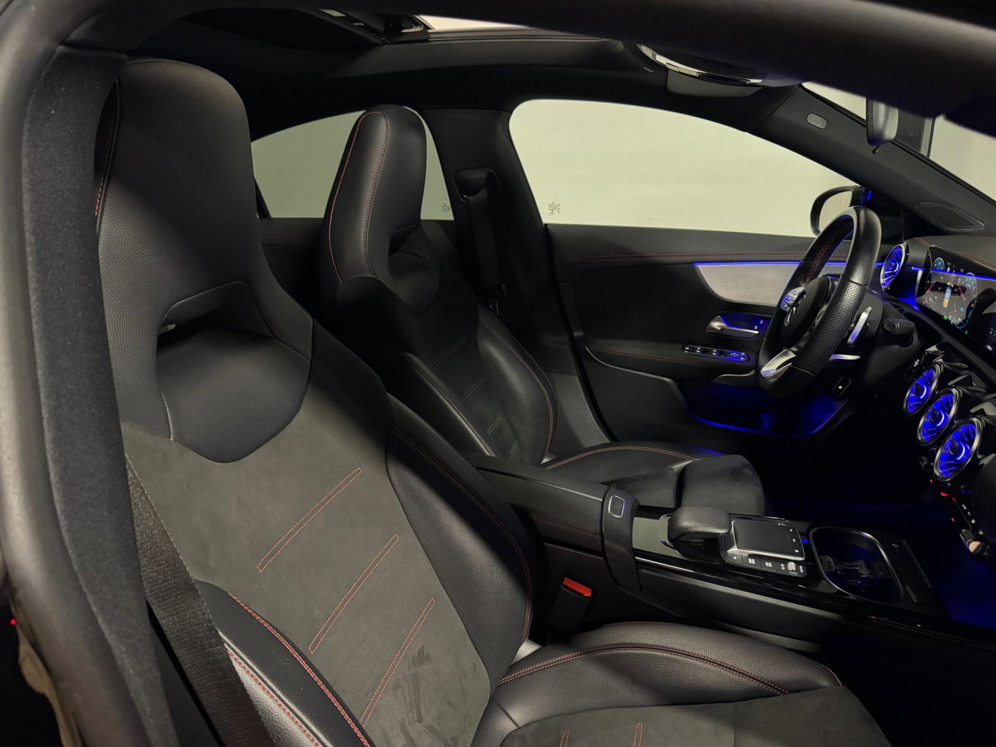 Mercedes-Benz CLA-Klasse 250 e AMG PANO SFEER CAM'