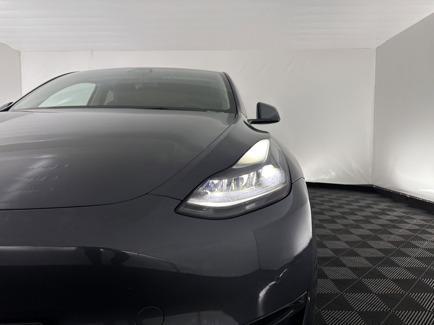Tesla Model Y Long Range AWD 75 kWh [ 3-Fase-11kW ] {SOH-87%} (INCL-BTW) Aut. *PANO | AUTO-PILOT | LEATHER | NAVI-FULLMAP | MATRIX-LED | KEYLESS | CAMERA | DAB+ | HEATED-COMFORTSEATS | PRIVACY-GLASS | TOPVIEW |  19''ALU*