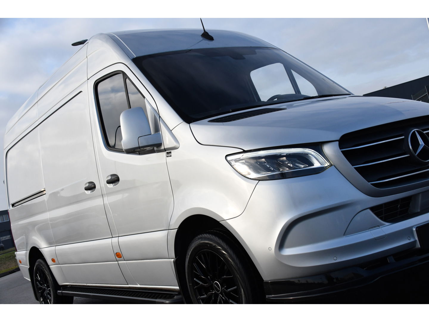 Mercedes-Benz Sprinter 316 2.2 CDI L2H2 PB Edition 360 Camera, Cruise, Carplay, 164pk, Automaat, LED, Stoelverwarming, Standkachel, Trekhaak, Uniek!