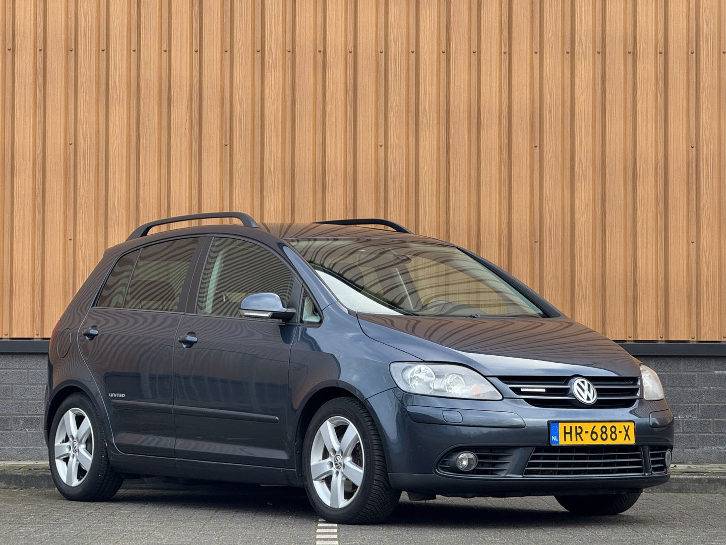 Volkswagen Golf Plus 1.9 TDI Sportline BlueMotion | Handel / Export | Cruise Control | Airconditioning | Trekhaak | Stoelverwarming | Parkeersensoren | Navigatie Voorbereiding | Isofix | Multifunctioneel Stuurwiel |