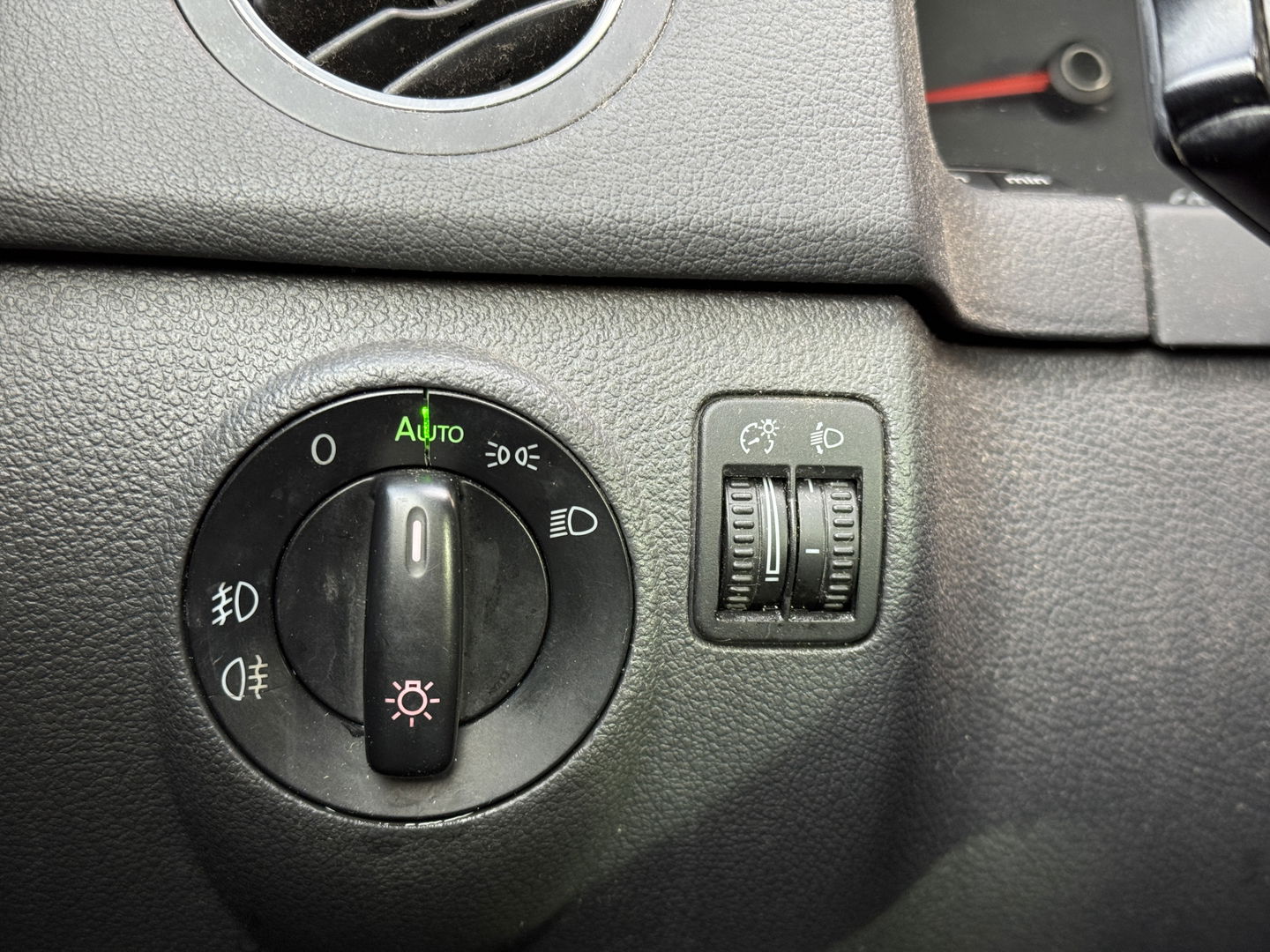 Volkswagen Golf Plus 1.9 TDI Sportline BlueMotion | Handel / Export | Cruise Control | Airconditioning | Trekhaak | Stoelverwarming | Parkeersensoren | Navigatie Voorbereiding | Isofix | Multifunctioneel Stuurwiel |