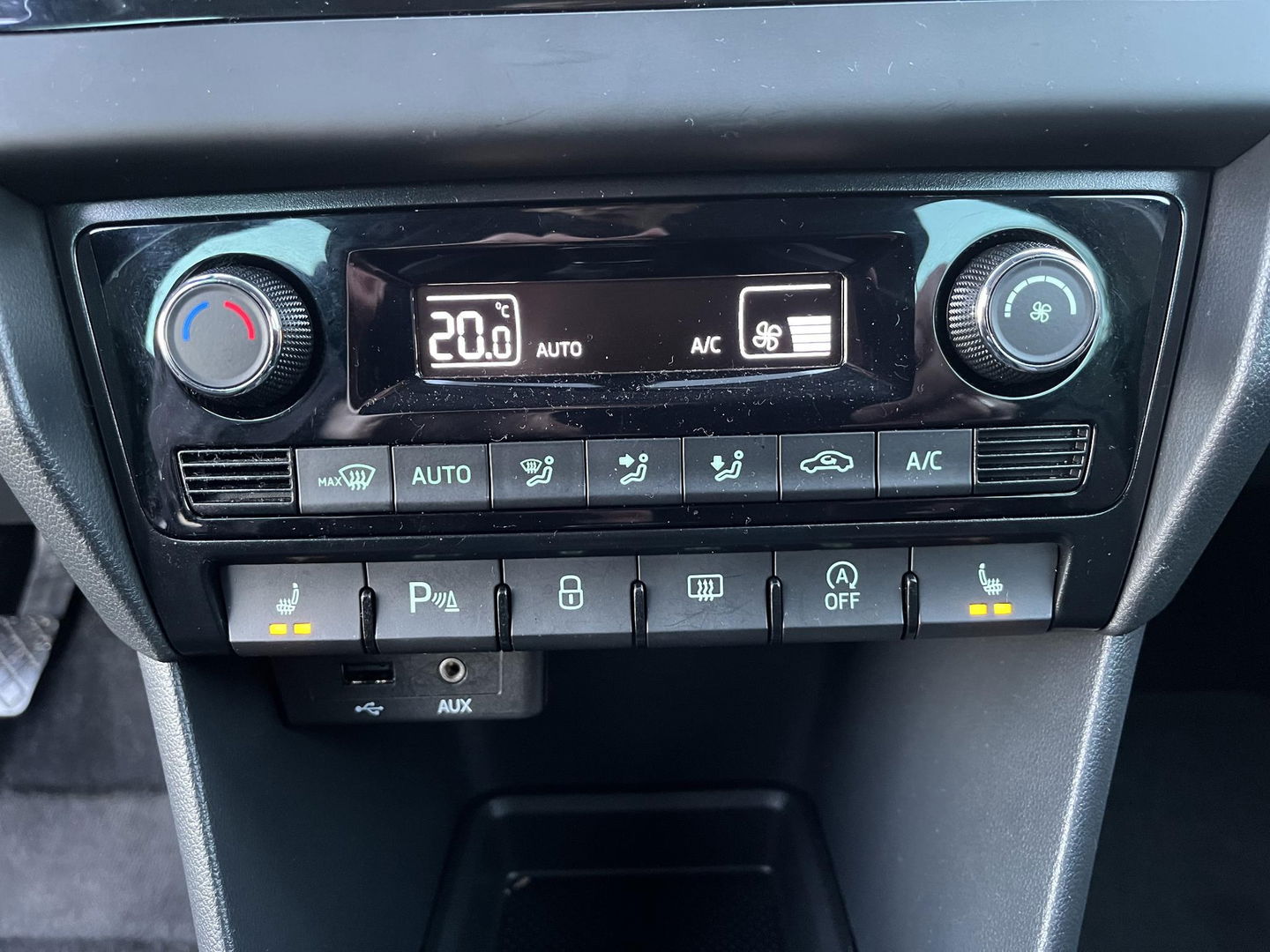 Škoda Rapid Spaceback 1.2 TSI JOY Plus | NAVI | CLIMA | STOELVERW | CRUISE | PDC VOOR + ACHTER | LM VELGEN