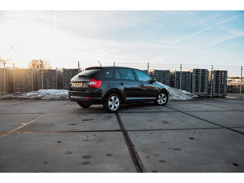 Škoda Rapid Spaceback 1.2 TSI JOY Plus | NAVI | CLIMA | STOELVERW | CRUISE | PDC VOOR + ACHTER | LM VELGEN