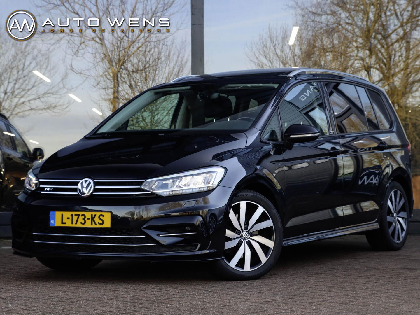 Volkswagen Touran 1.5 TSI R-Line 7p Automaat Panodak Trekhaak