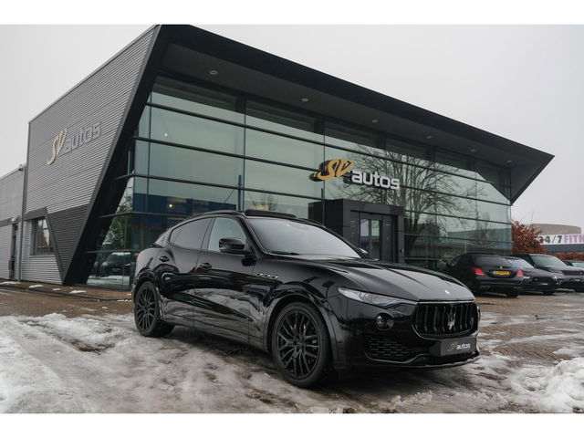 Maserati Levante - Gransport 3.0 V6 D 275pk Panoramadak Schaalstoelen VOL!!! Carbon pakket NLauto 21" LMV Stoelkoeling Luchtvering