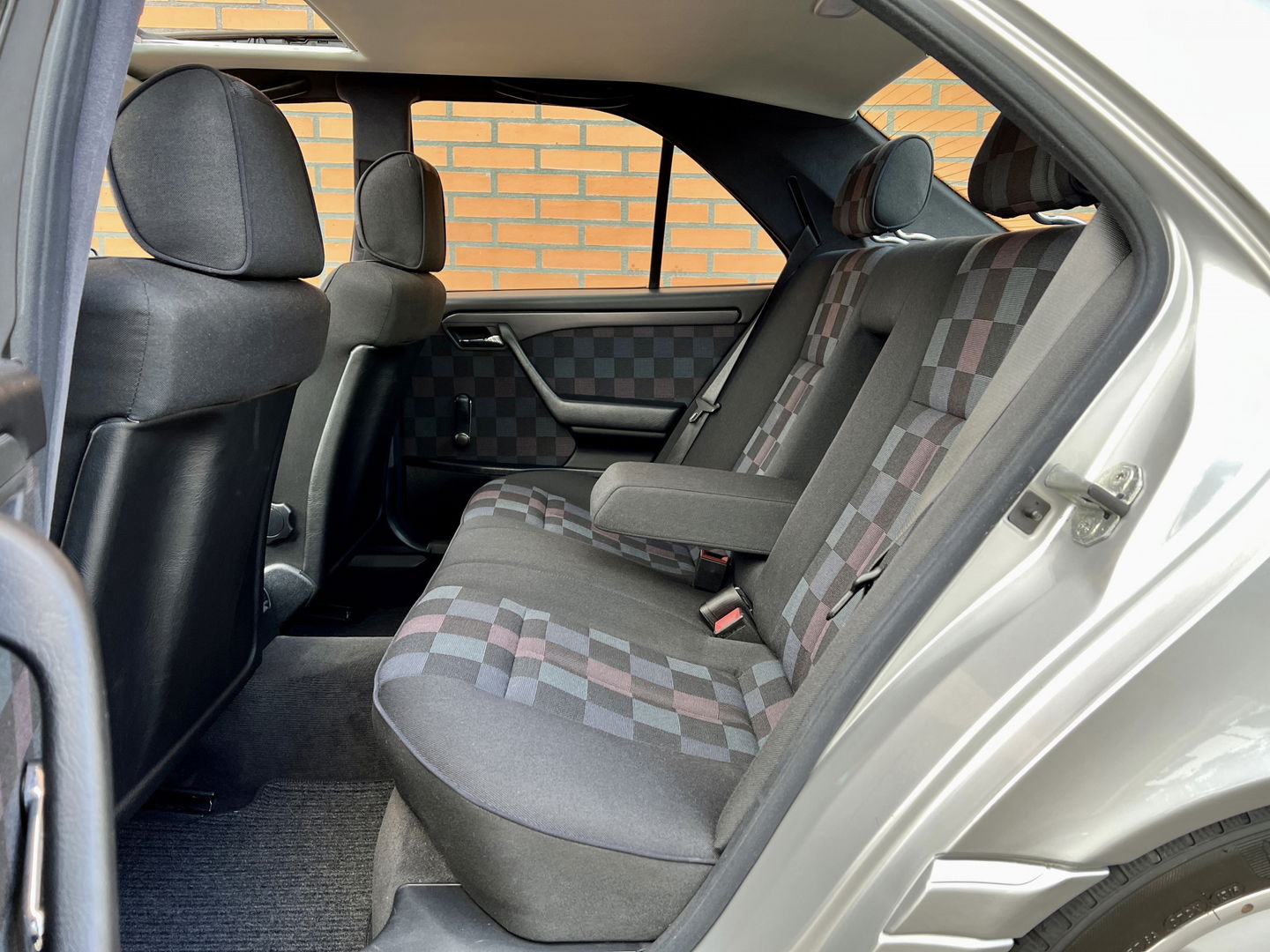 Mercedes-Benz C-Klasse 180 Sport | Schuif - Kanteldak | Stoelverwarming | Parkeersensoren | Elektrische Ramen | Elektrische Spiegels |