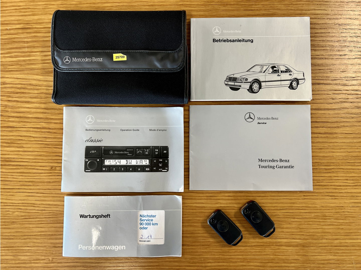 Mercedes-Benz C-Klasse 180 Sport | Schuif - Kanteldak | Stoelverwarming | Parkeersensoren | Elektrische Ramen | Elektrische Spiegels |