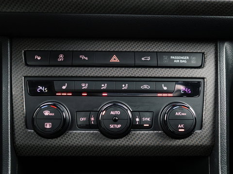 CUPRA Ateca 2.0 TSI 4DRIVE LIMITED AKRA CARBON BREMBO BEATS