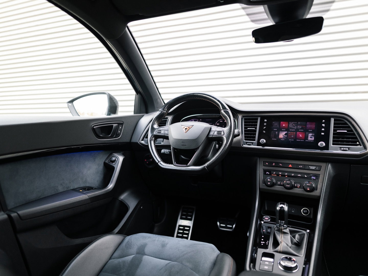 CUPRA Ateca 2.0 TSI 4DRIVE LIMITED AKRA CARBON BREMBO BEATS