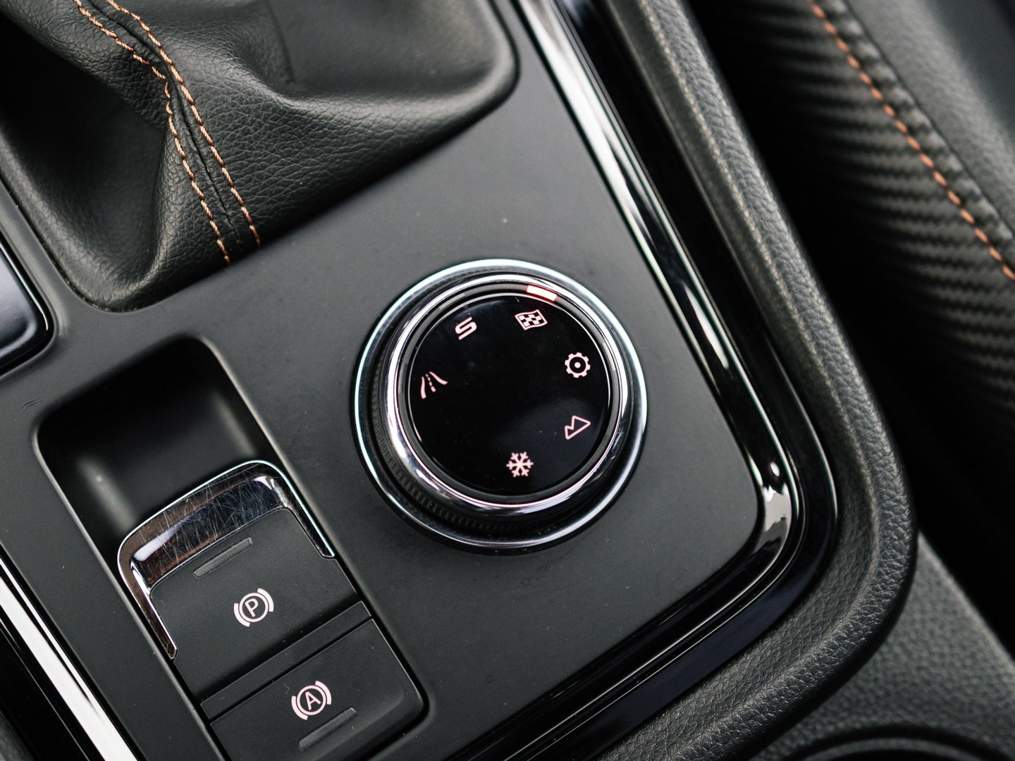 CUPRA Ateca 2.0 TSI 4DRIVE LIMITED AKRA CARBON BREMBO BEATS