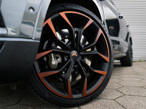 CUPRA Ateca 2.0 TSI 4DRIVE LIMITED AKRA CARBON BREMBO BEATS