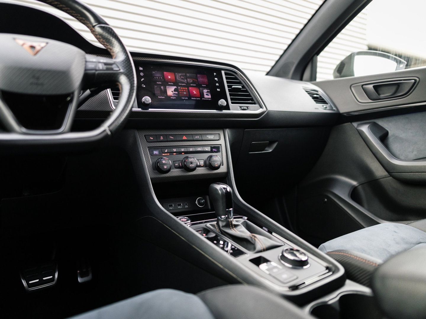 CUPRA Ateca 2.0 TSI 4DRIVE LIMITED AKRA CARBON BREMBO BEATS