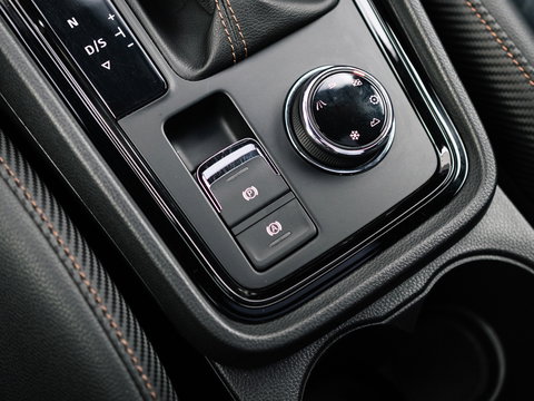 CUPRA Ateca 2.0 TSI 4DRIVE LIMITED AKRA CARBON BREMBO BEATS