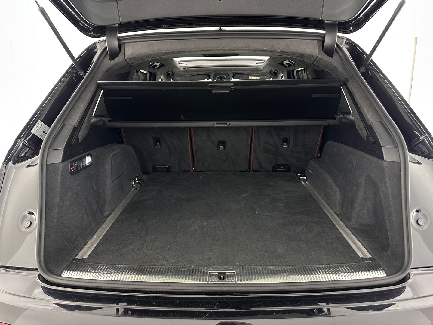 Audi Q7 3.0 TDI e-tron Quattro Sport (Plug-In) Aut. *PANO | LEATHER | ADAPTIVE-CRUISE | MATRIX-LED | BOSE-AUDIO | BLINDSPOT | MEMORY-PACK | DIGI-COCKPIT | HEATED-SPORTSEATS | NAVI-FULLMAP | CAMERA | HEAD-UP | SHIFTPADDLES | TOWBAR | 21"*