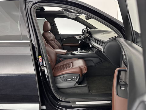 Audi Q7 3.0 TDI e-tron Quattro Sport (Plug-In) Aut. *PANO | LEATHER | ADAPTIVE-CRUISE | MATRIX-LED | BOSE-AUDIO | BLINDSPOT | MEMORY-PACK | DIGI-COCKPIT | HEATED-SPORTSEATS | NAVI-FULLMAP | CAMERA | HEAD-UP | SHIFTPADDLES | TOWBAR | 21"*