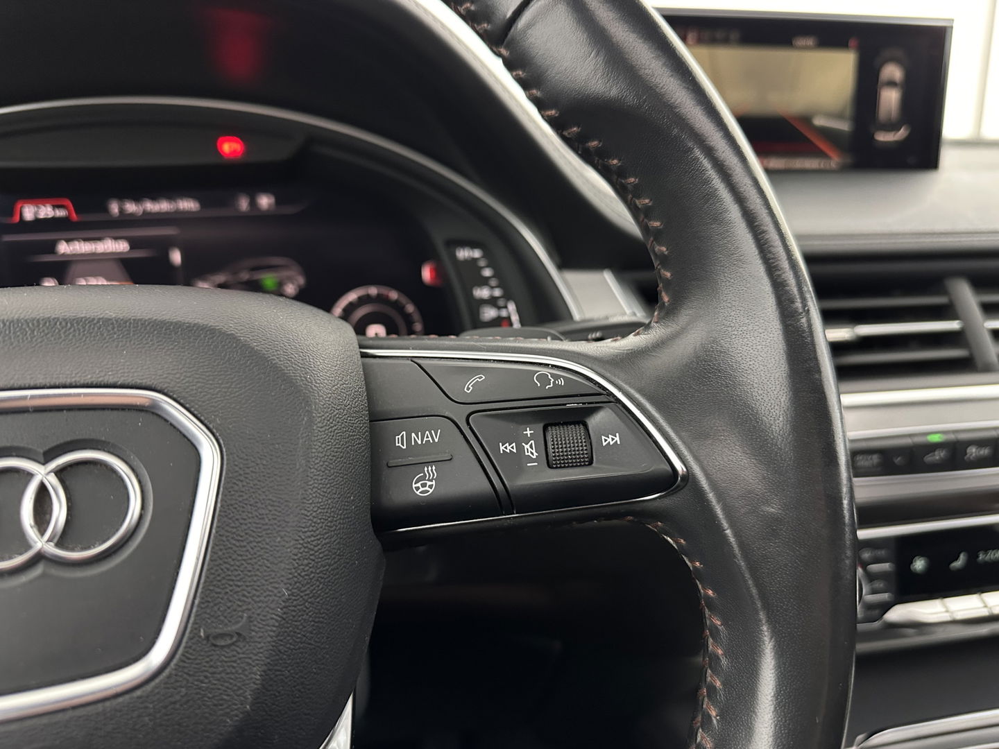 Audi Q7 3.0 TDI e-tron Quattro Sport (Plug-In) Aut. *PANO | LEATHER | ADAPTIVE-CRUISE | MATRIX-LED | BOSE-AUDIO | BLINDSPOT | MEMORY-PACK | DIGI-COCKPIT | HEATED-SPORTSEATS | NAVI-FULLMAP | CAMERA | HEAD-UP | SHIFTPADDLES | TOWBAR | 21"*