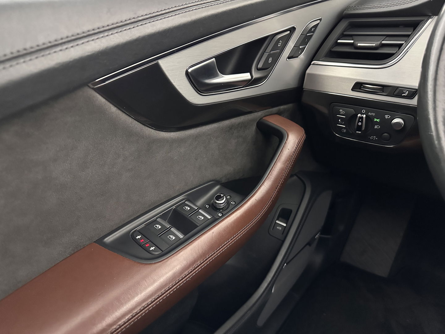 Audi Q7 3.0 TDI e-tron Quattro Sport (Plug-In) Aut. *PANO | LEATHER | ADAPTIVE-CRUISE | MATRIX-LED | BOSE-AUDIO | BLINDSPOT | MEMORY-PACK | DIGI-COCKPIT | HEATED-SPORTSEATS | NAVI-FULLMAP | CAMERA | HEAD-UP | SHIFTPADDLES | TOWBAR | 21"*